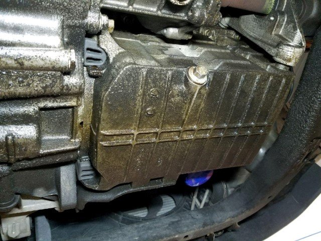 visible engine oil leak